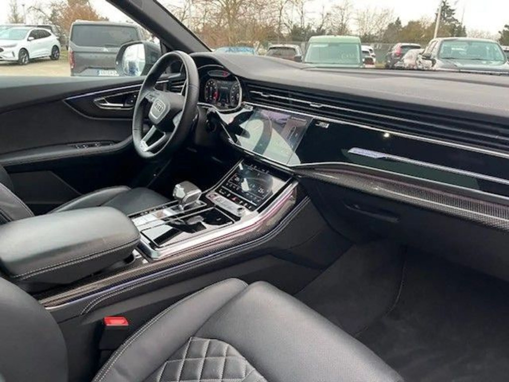 Audi SQ8