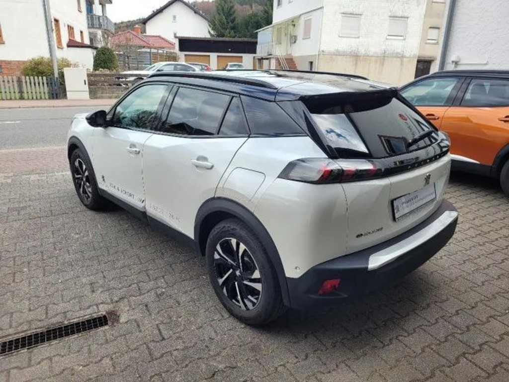 Peugeot e-2008