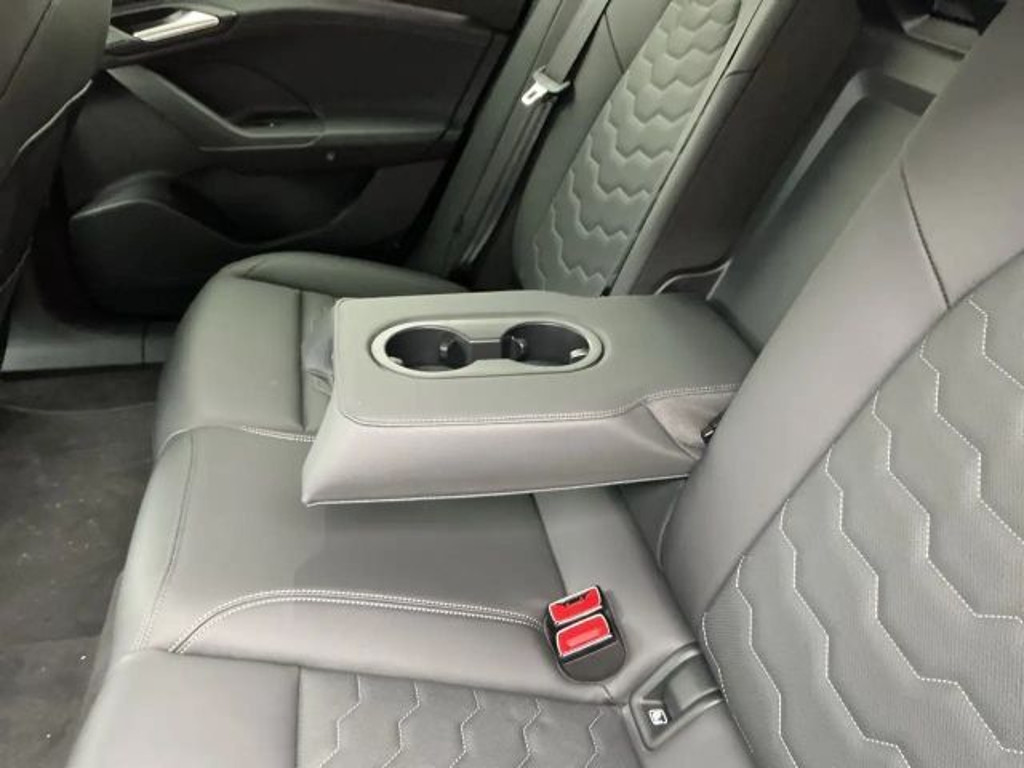 Audi S6 e-tron