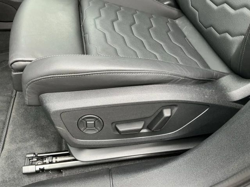 Audi S6 e-tron