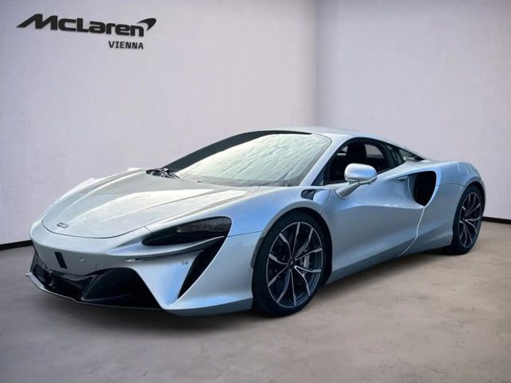 McLaren Artura Artura Coupe / Supernova Silver /  1,99% Leasing