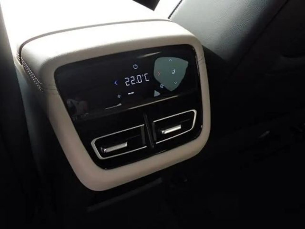 Mazda 6e
