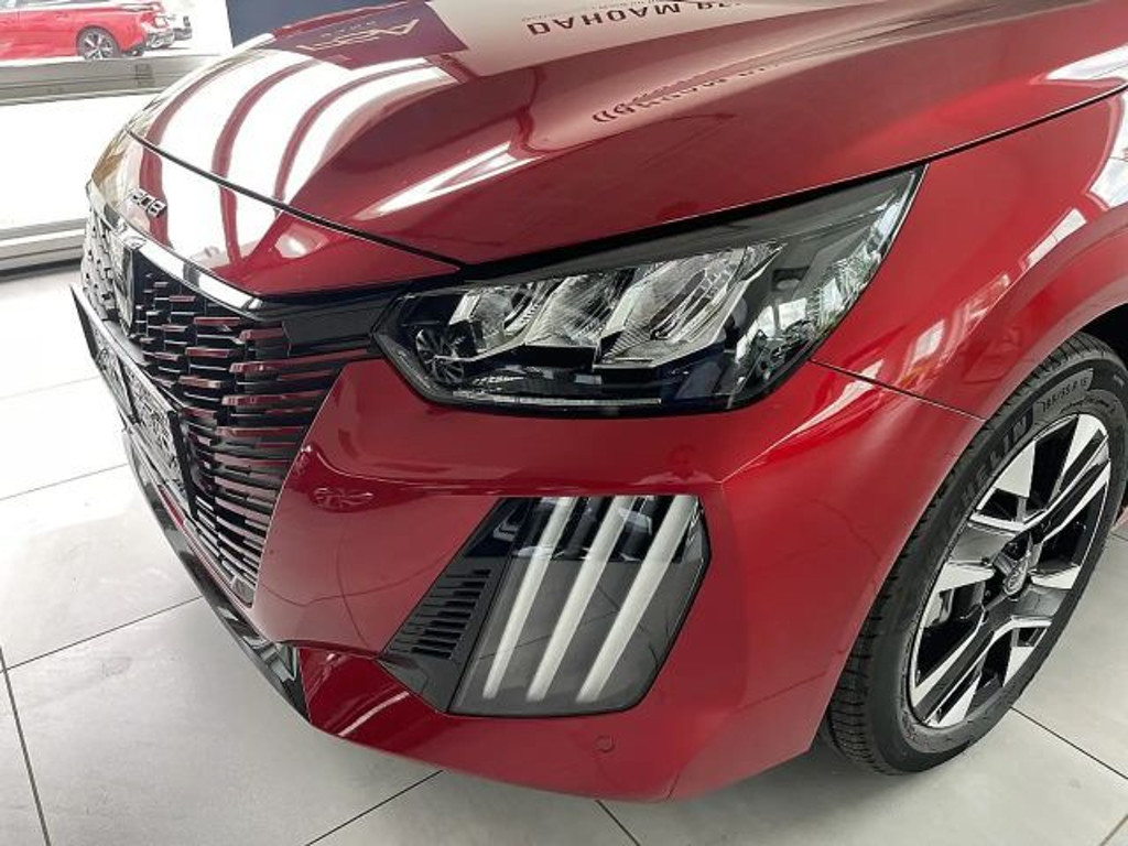 Peugeot e-208