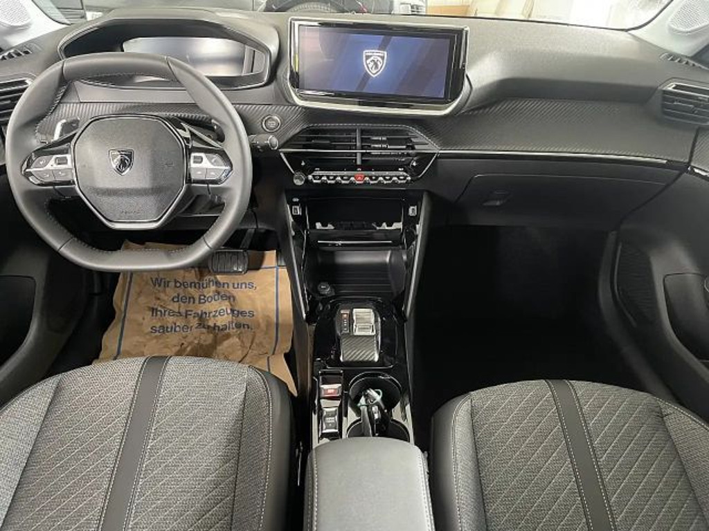 Peugeot e-208