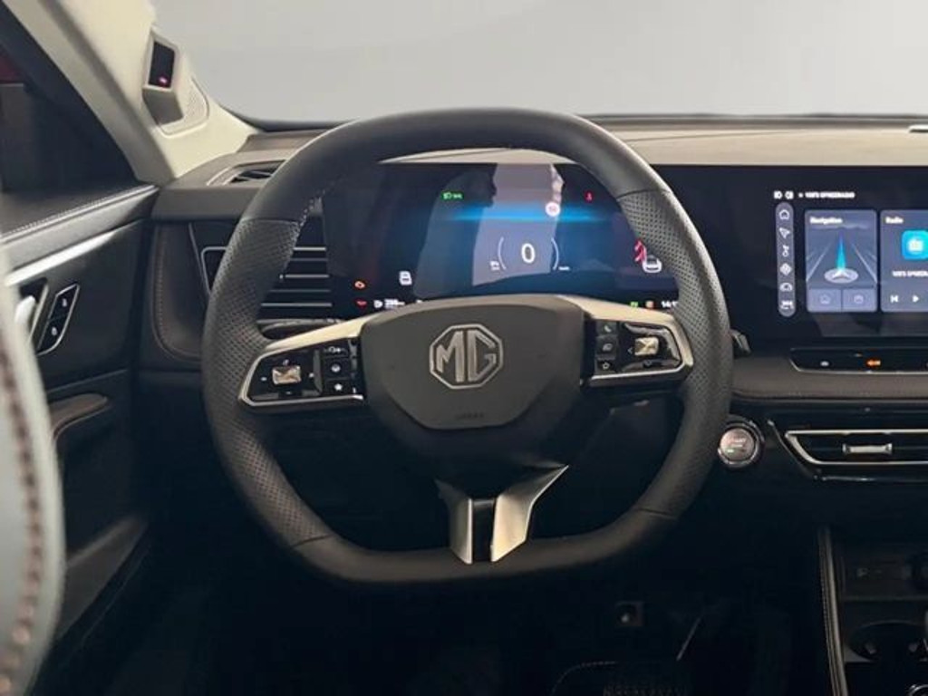 MG HS