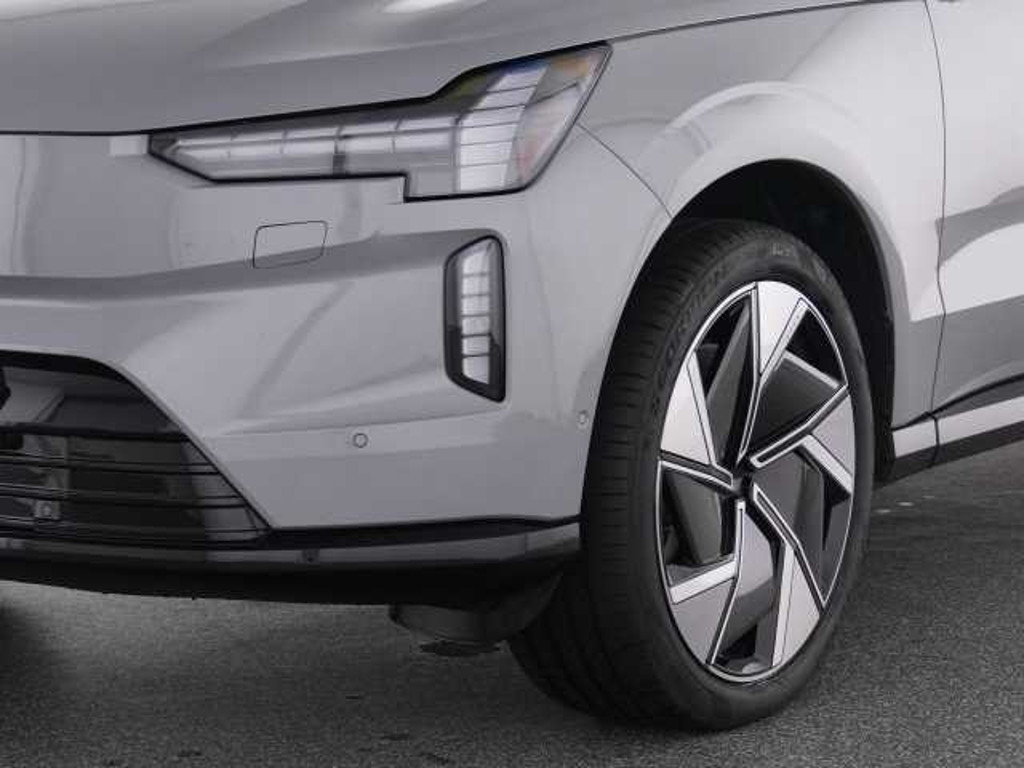 Volvo EX90