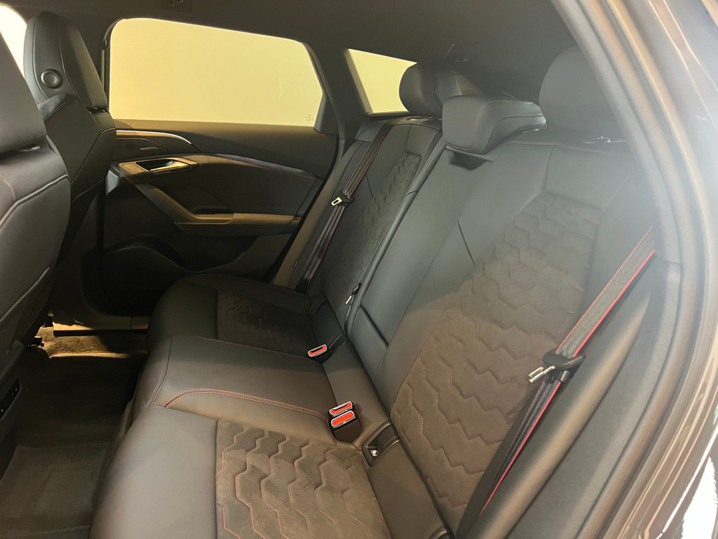 Audi S6 e-tron