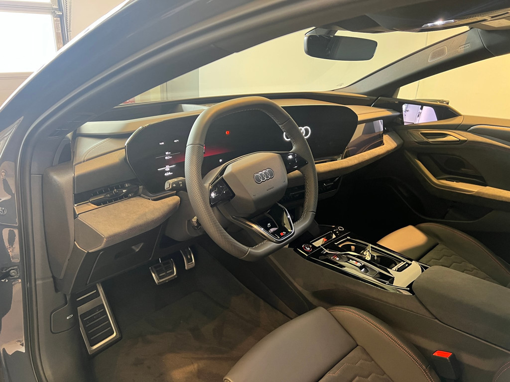Audi S6 e-tron