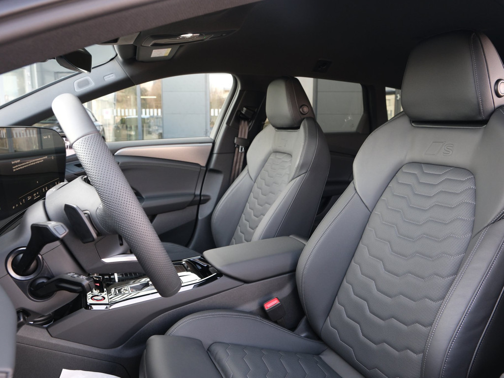 Audi S6 e-tron