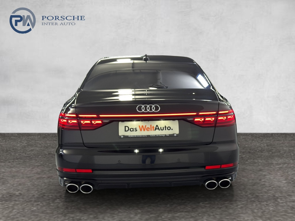 Audi S8
