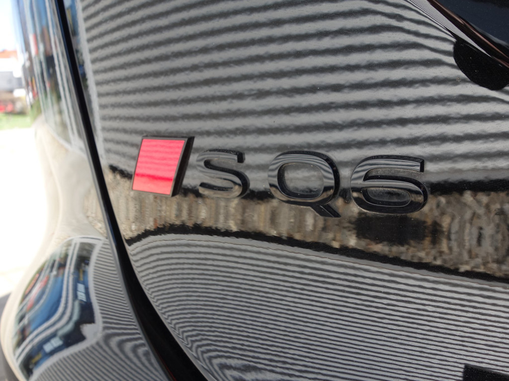Audi SQ6 e-tron