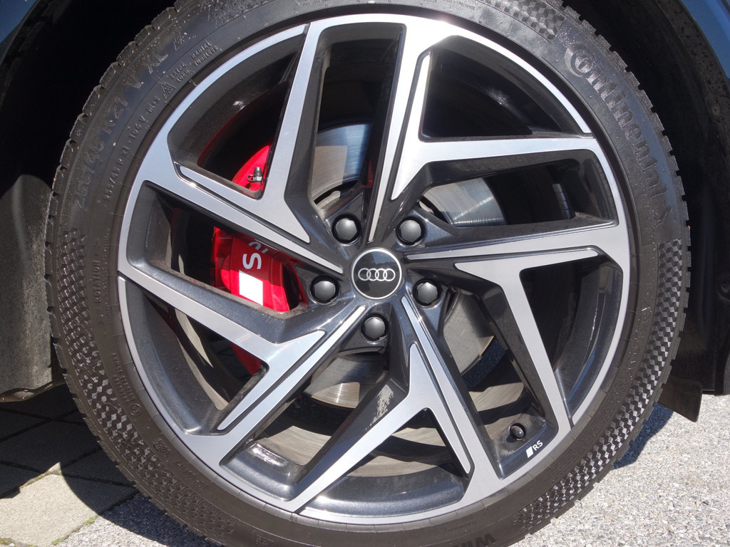Audi SQ6 e-tron