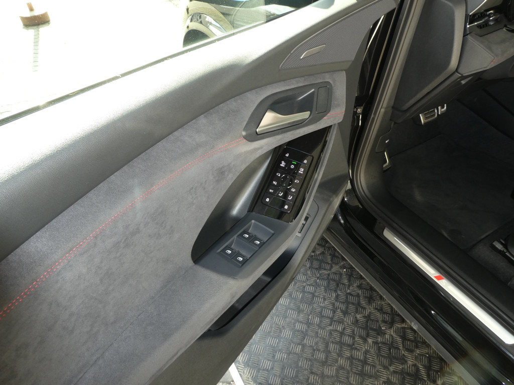 Audi SQ6 e-tron