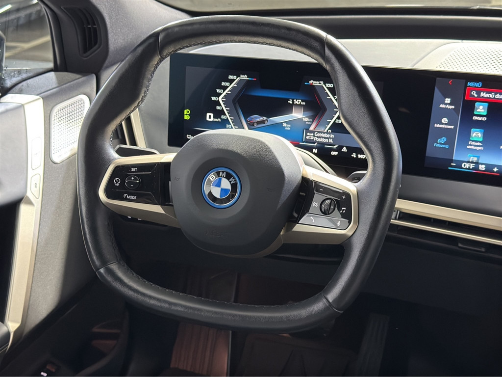BMW iX