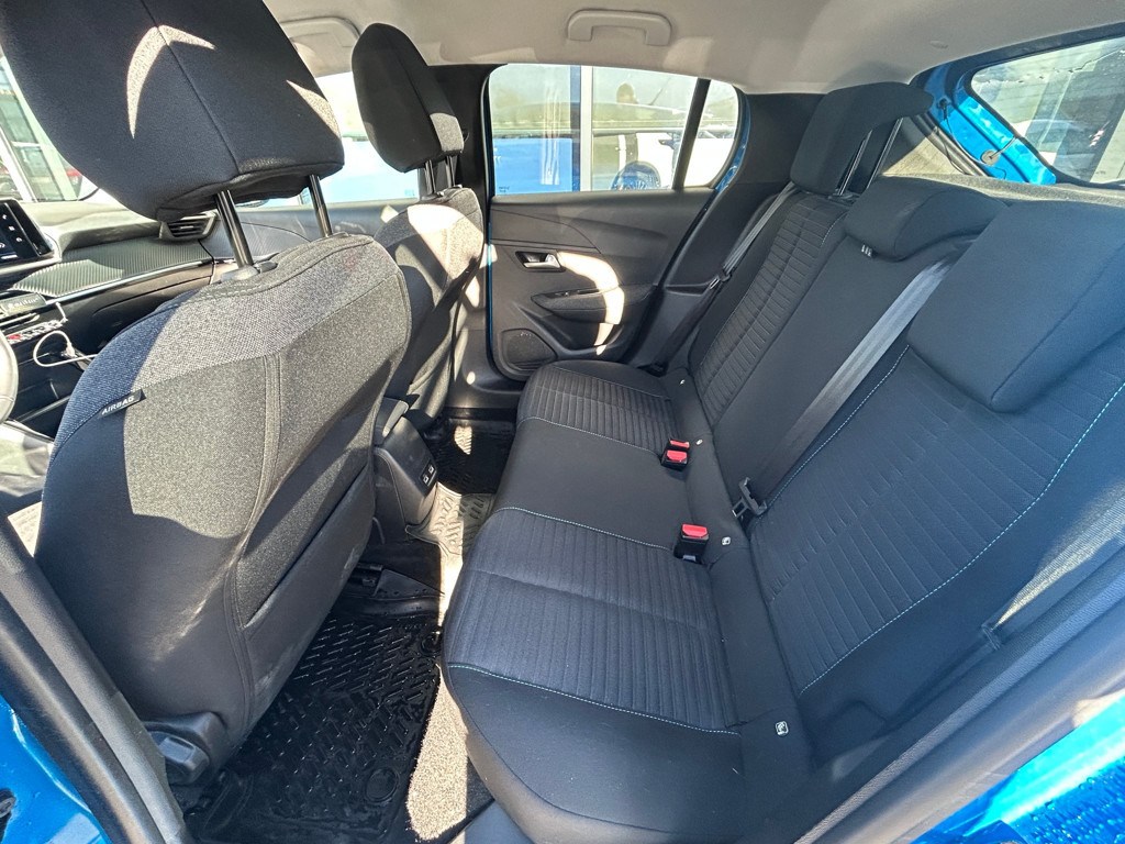 Peugeot e-208