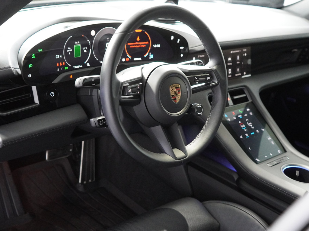 Porsche Taycan Cross Turismo 4
