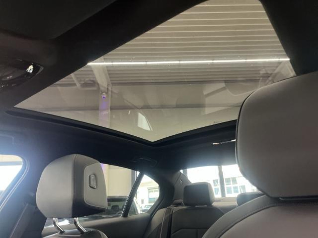 BMW i5 xDrive Sedan M60
