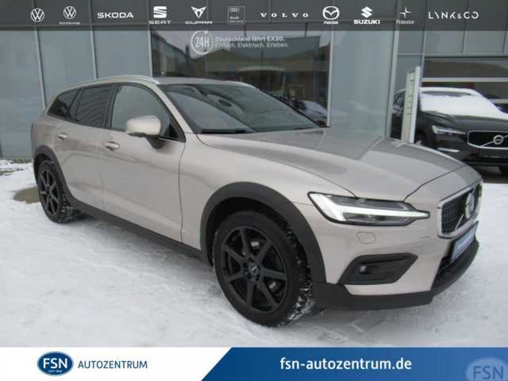 Volvo V60 Cross Country AWD Ultimate