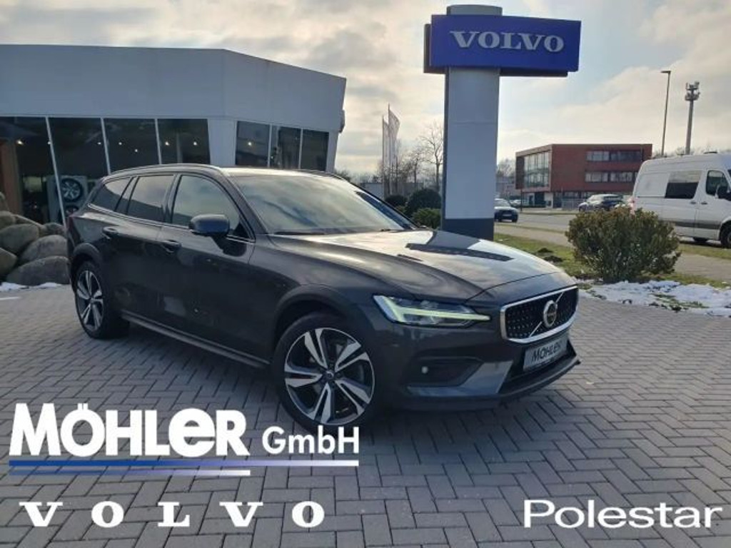 Volvo V60 Cross Country AWD Plus