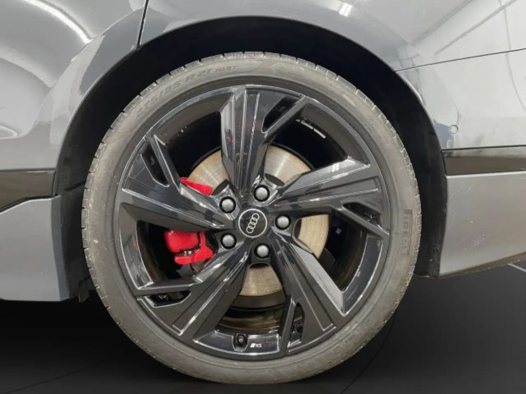 Audi S6 e-tron
