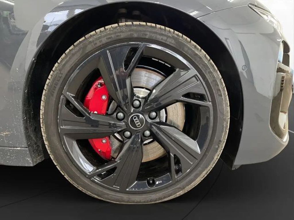 Audi S6 e-tron