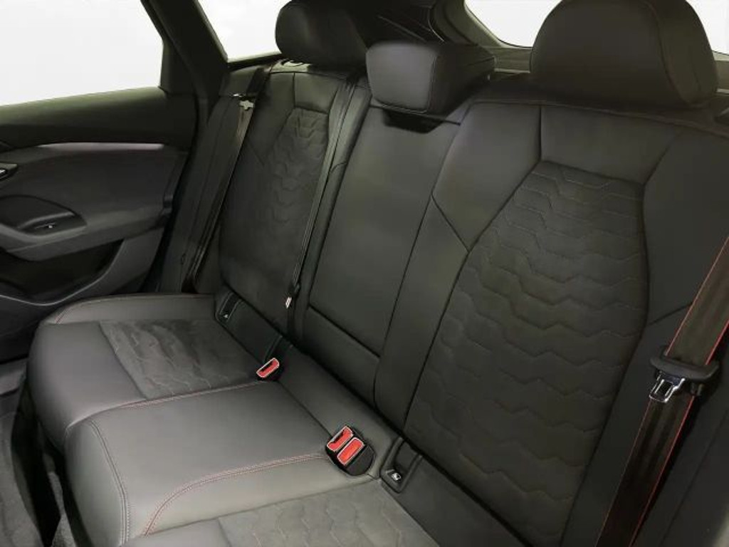 Audi S6 e-tron