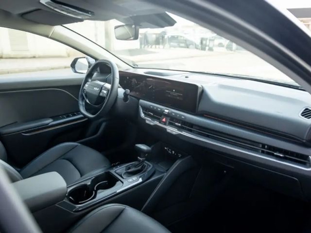 Kia K4