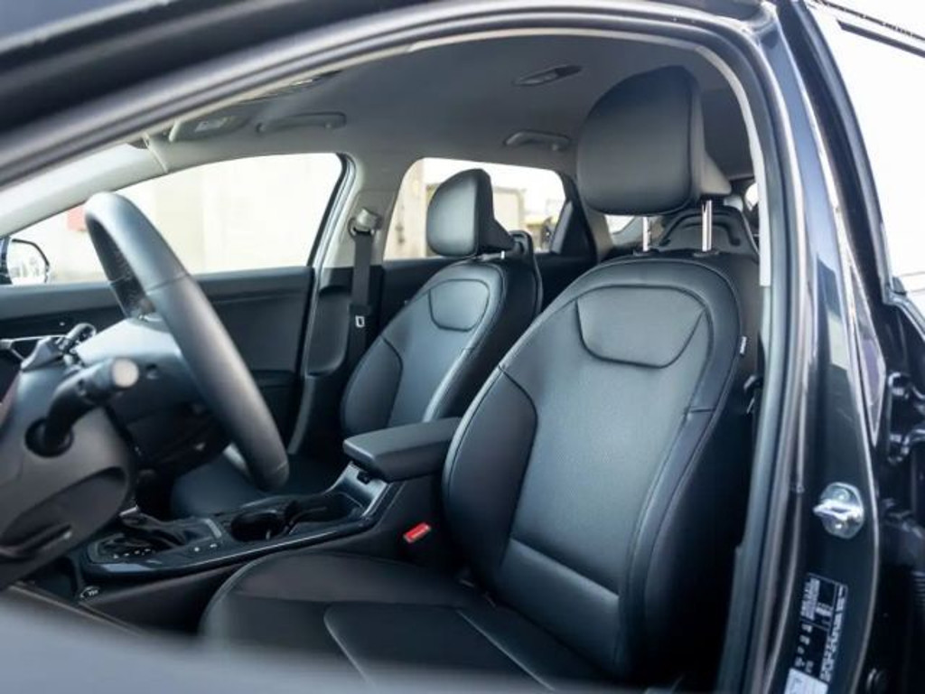 Kia K4