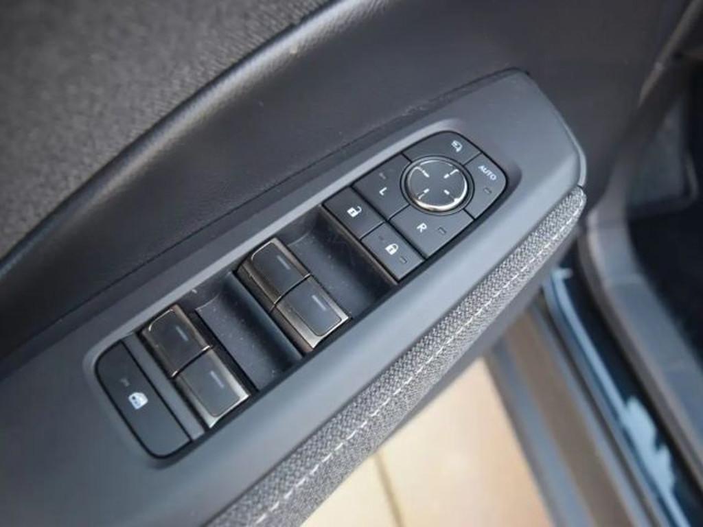 Lexus LBX