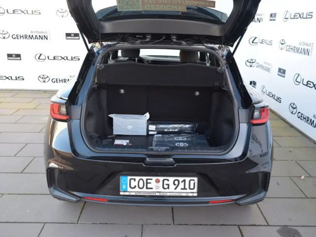 Lexus LBX