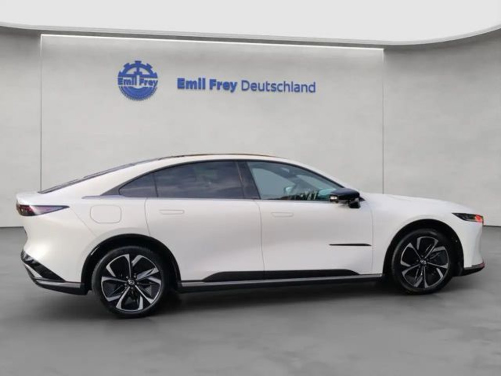 Mazda 6e