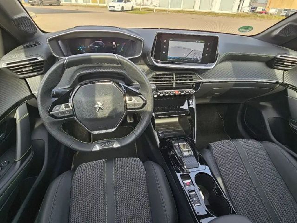 Peugeot e-208