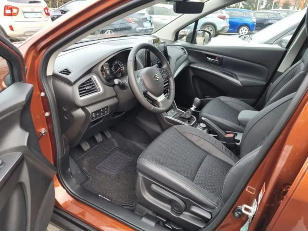 Suzuki S-Cross