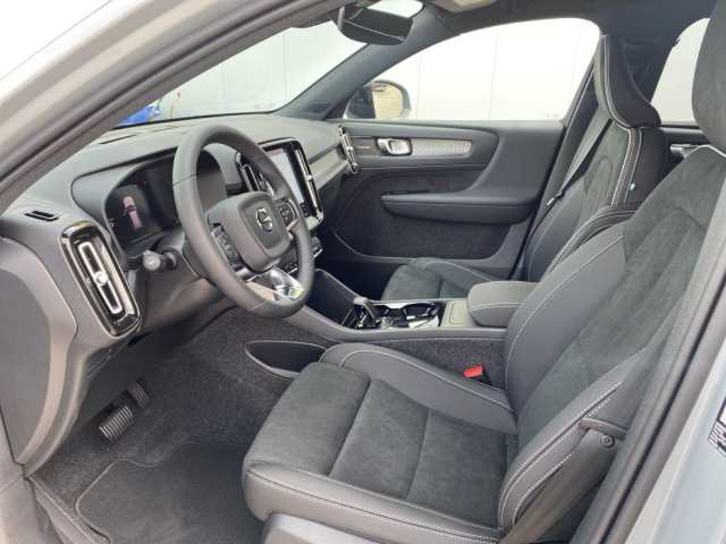 Volvo EX40