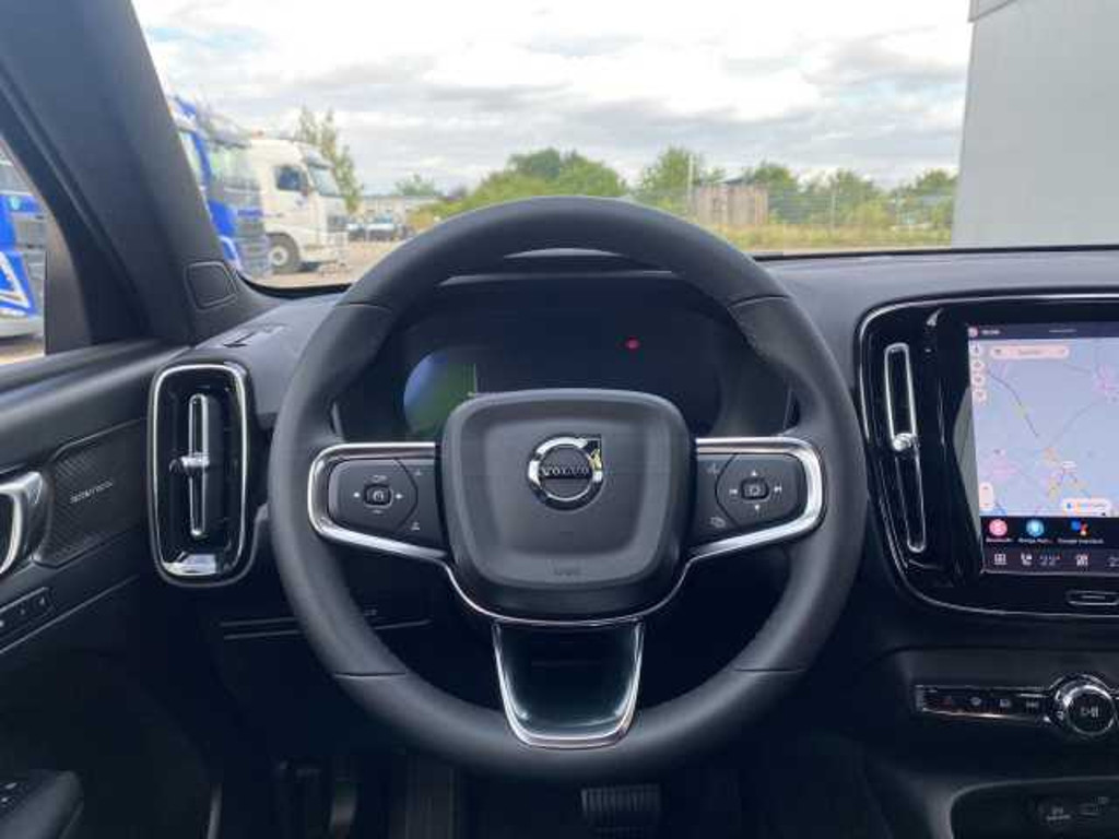 Volvo EX40
