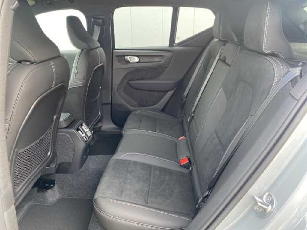 Volvo EX40