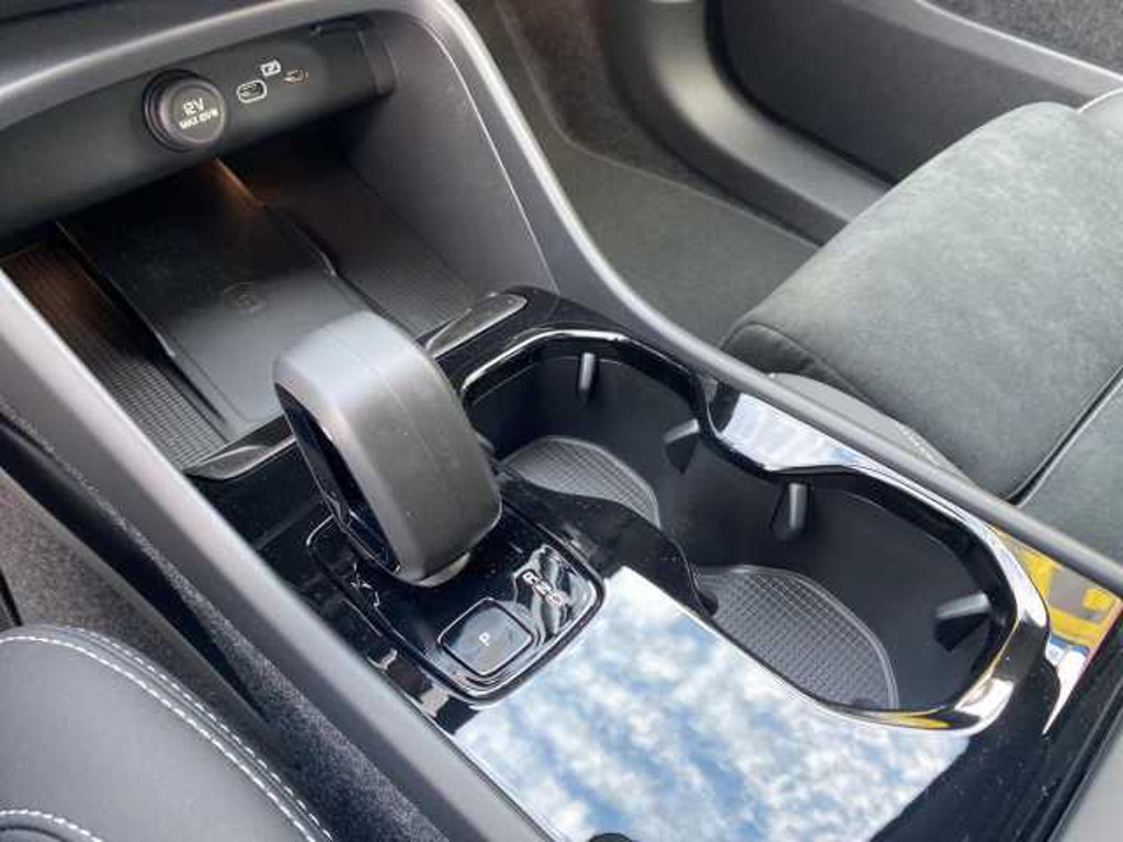 Volvo EX40