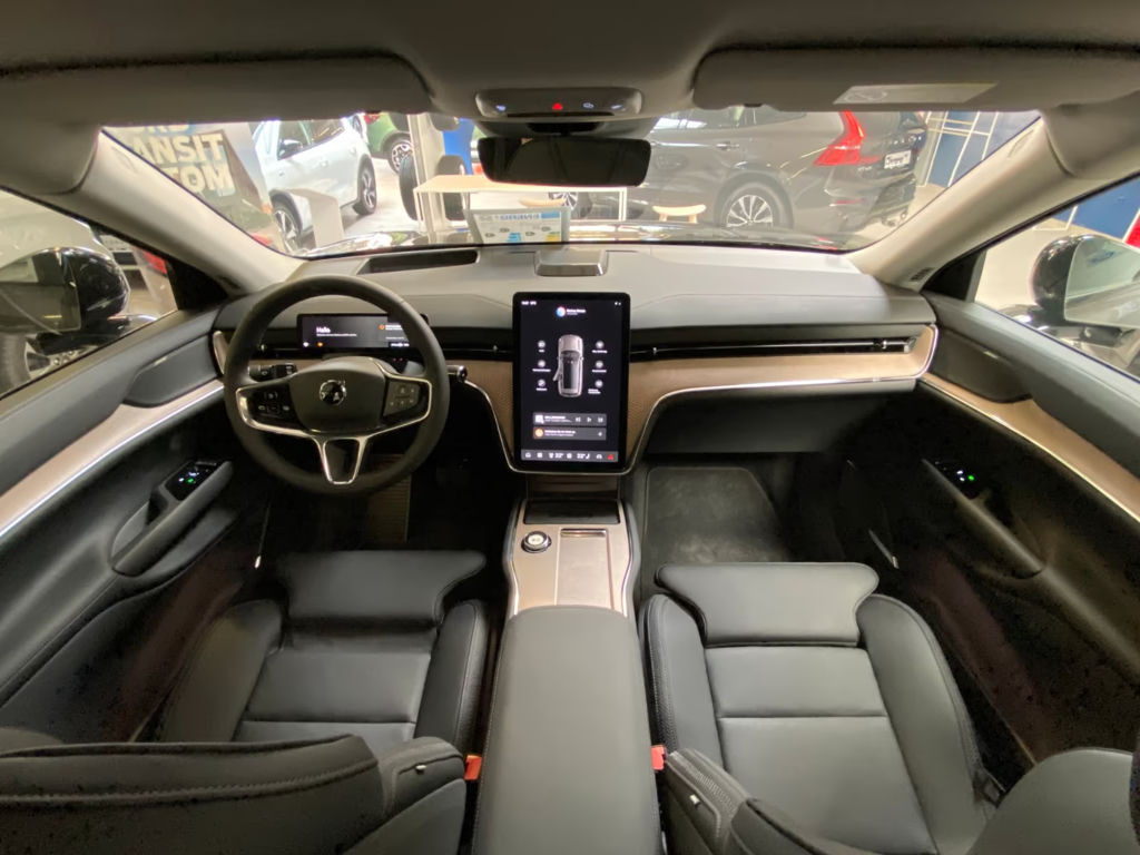 Volvo EX90