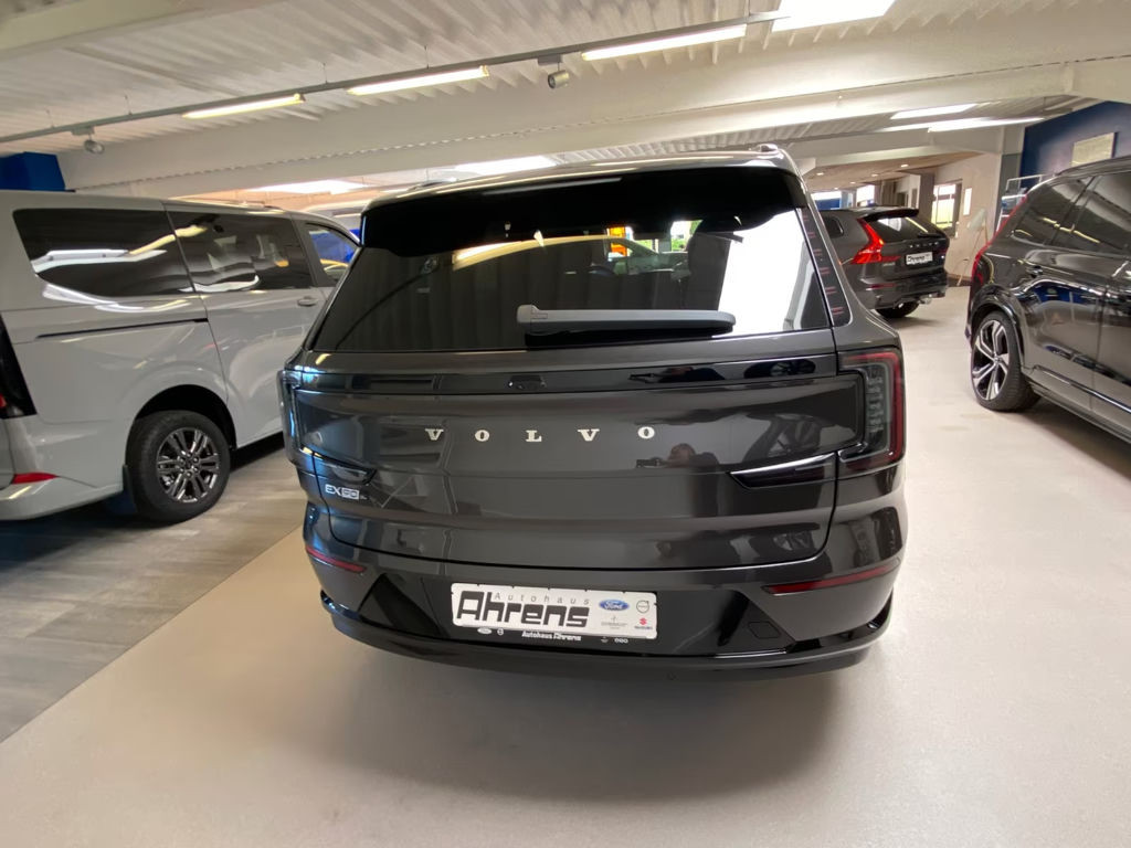 Volvo EX90