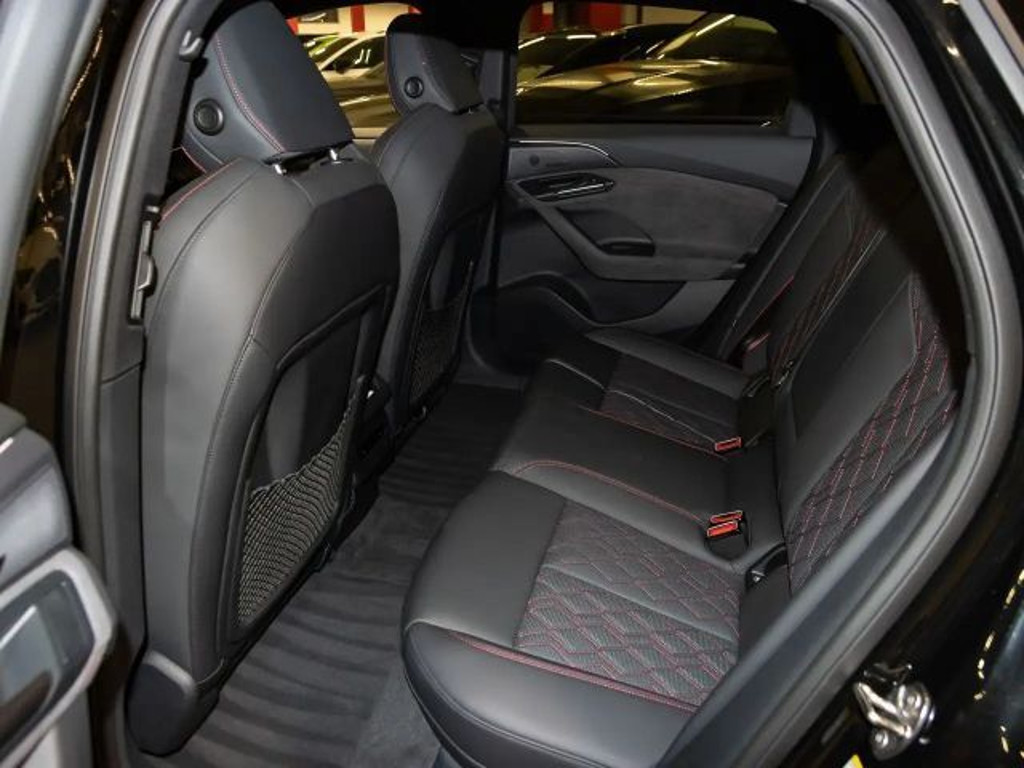 Audi S6 e-tron