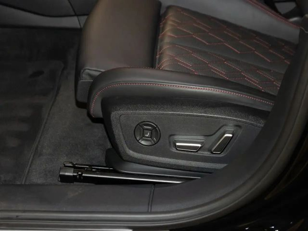 Audi S6 e-tron