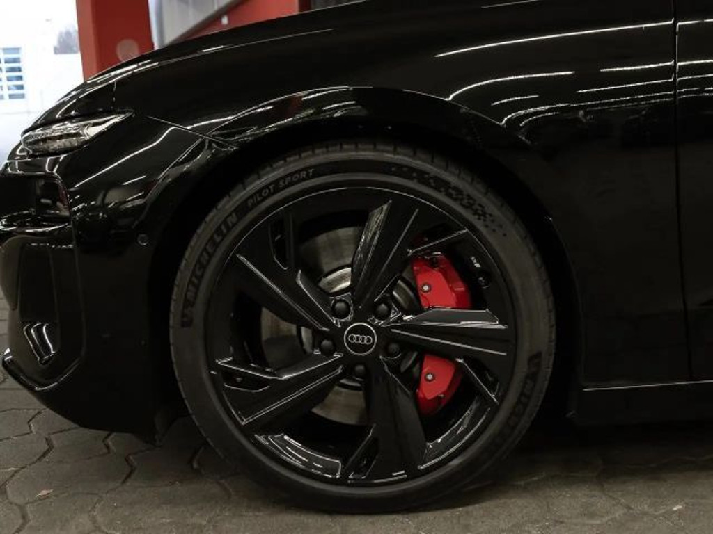 Audi S6 e-tron