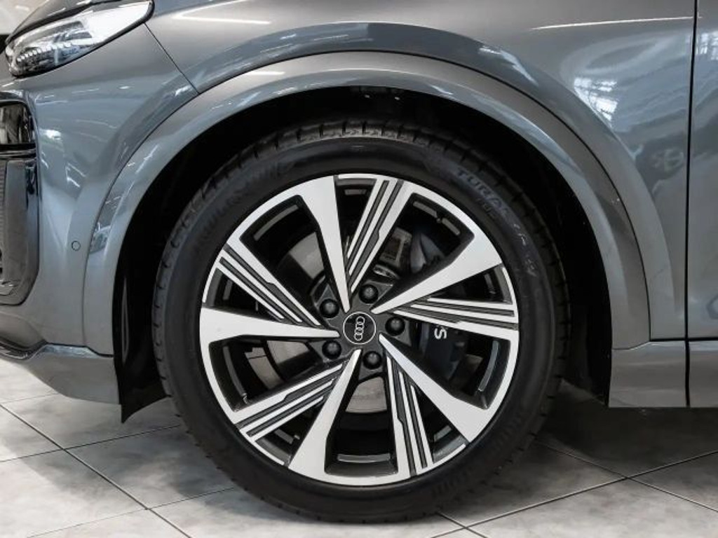 Audi SQ6 e-tron