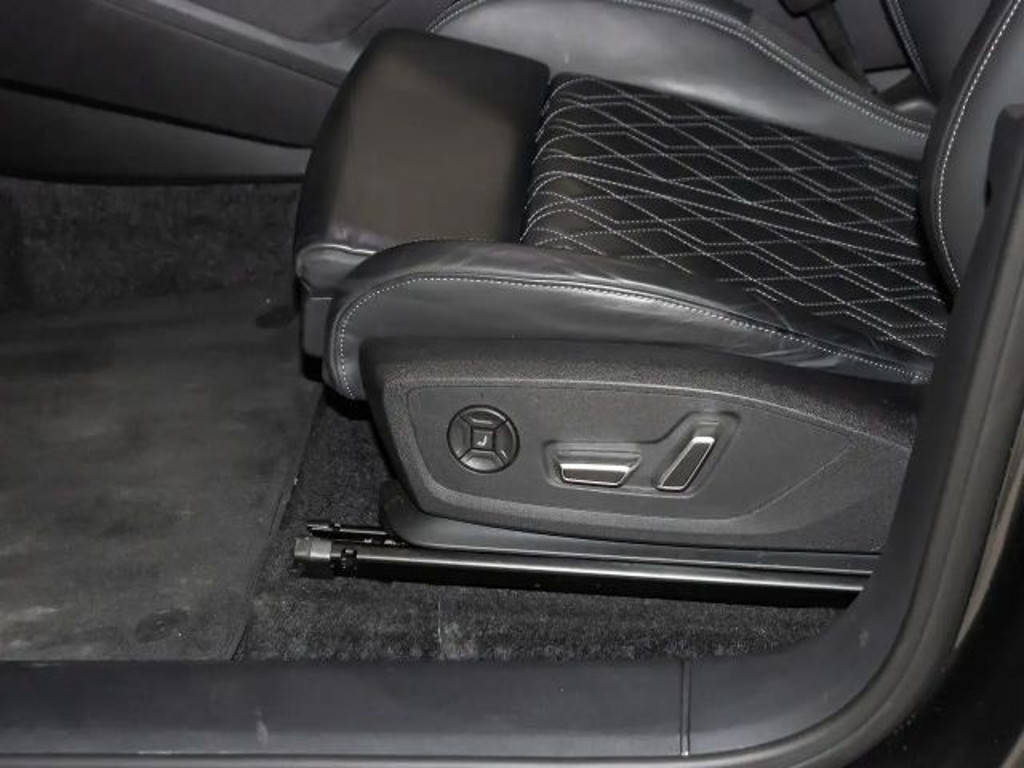 Audi SQ6 e-tron