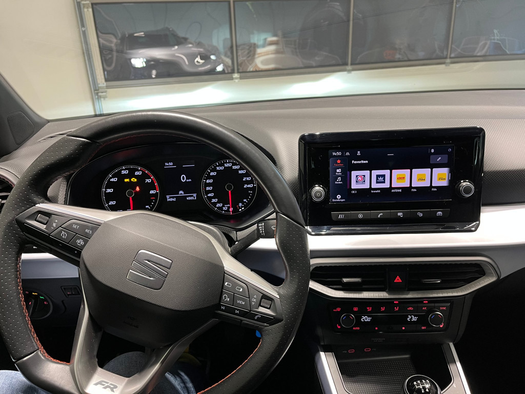 Seat Arona