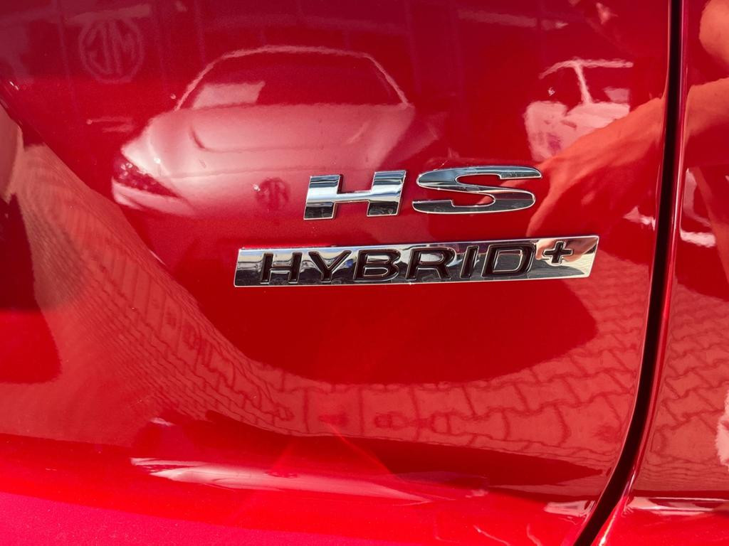 MG HS