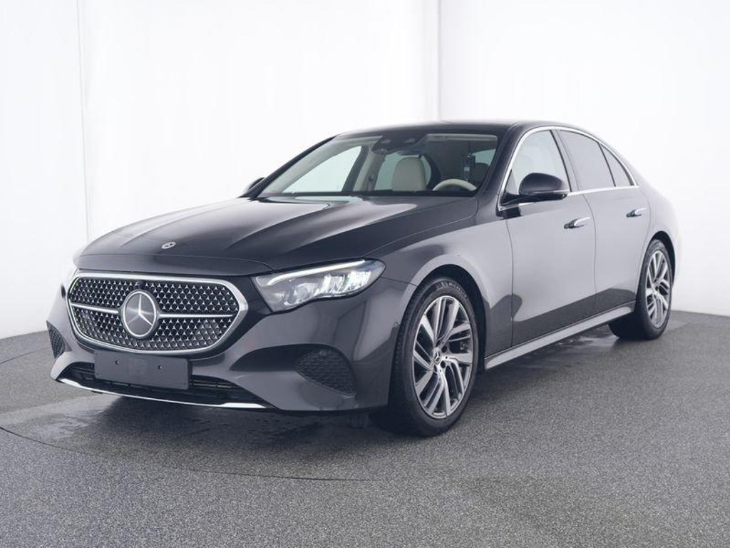 Mercedes-Benz E-Klasse E 220 4MATIC AVANTGARDE E 220 d Sedan