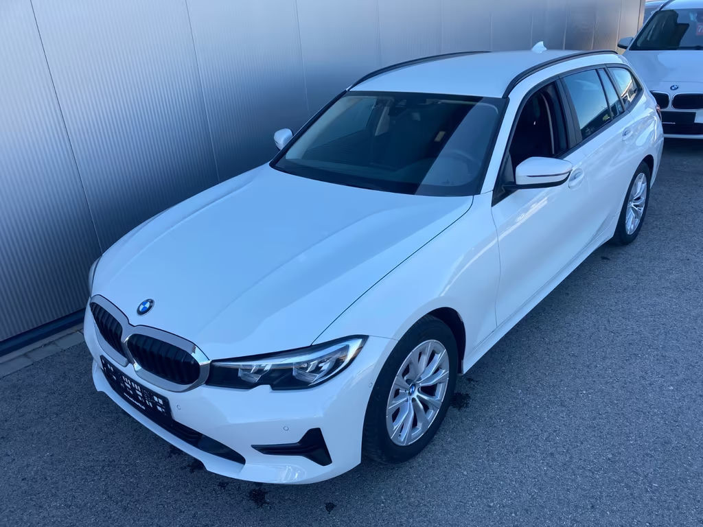 BMW 3 Serie 320 iAT *WLAN*LED*DAB*Sportsitze*Teilleder*Kamera