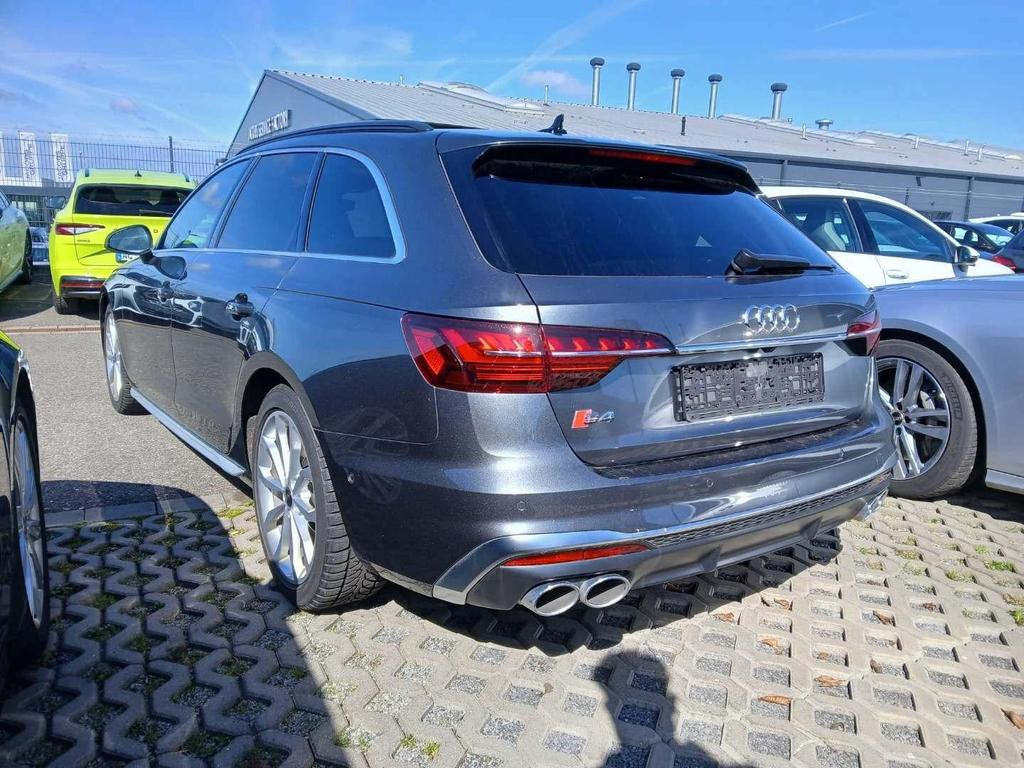 Audi S4