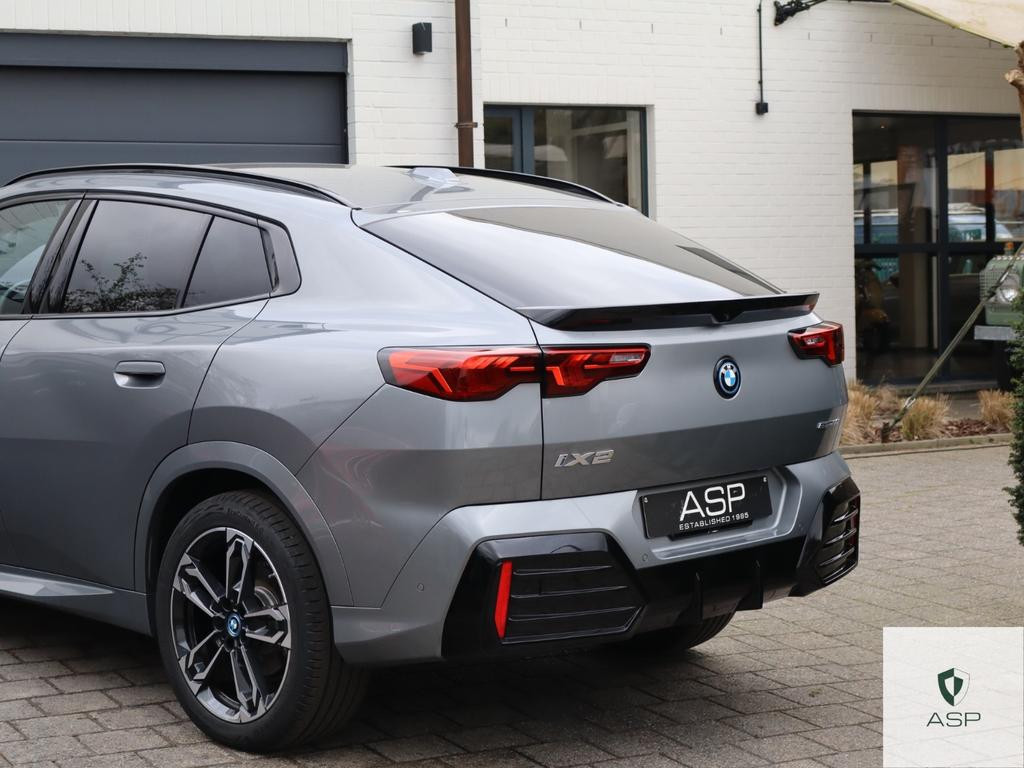 BMW iX2